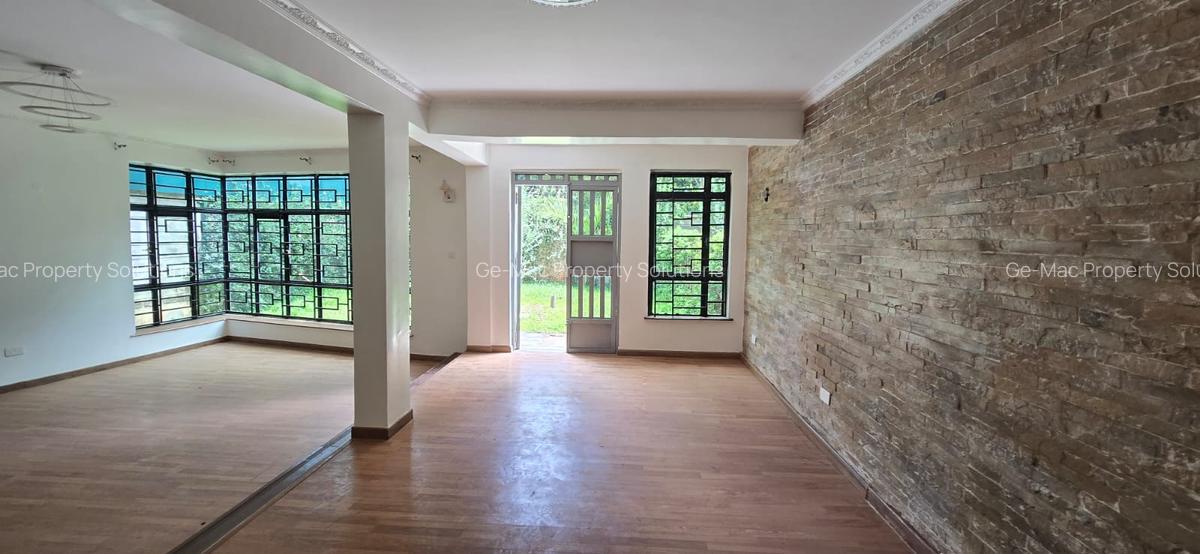 5 Bed Townhouse with En Suite in Lavington - 4