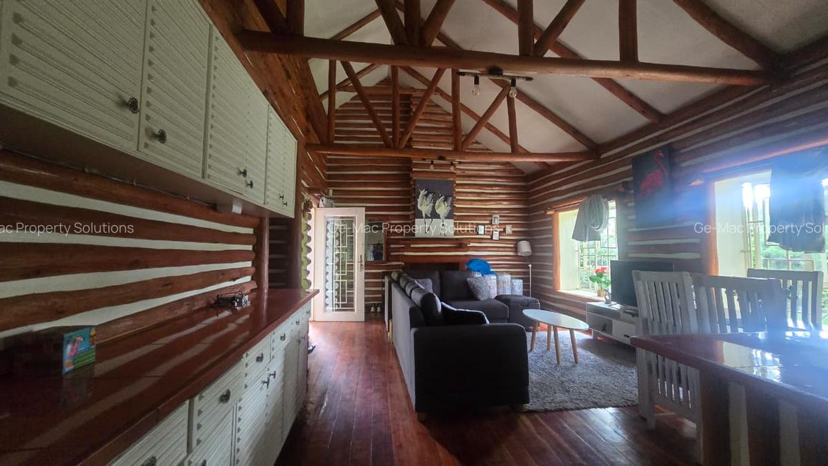 2 Bed House with En Suite in Ridgeways - 11