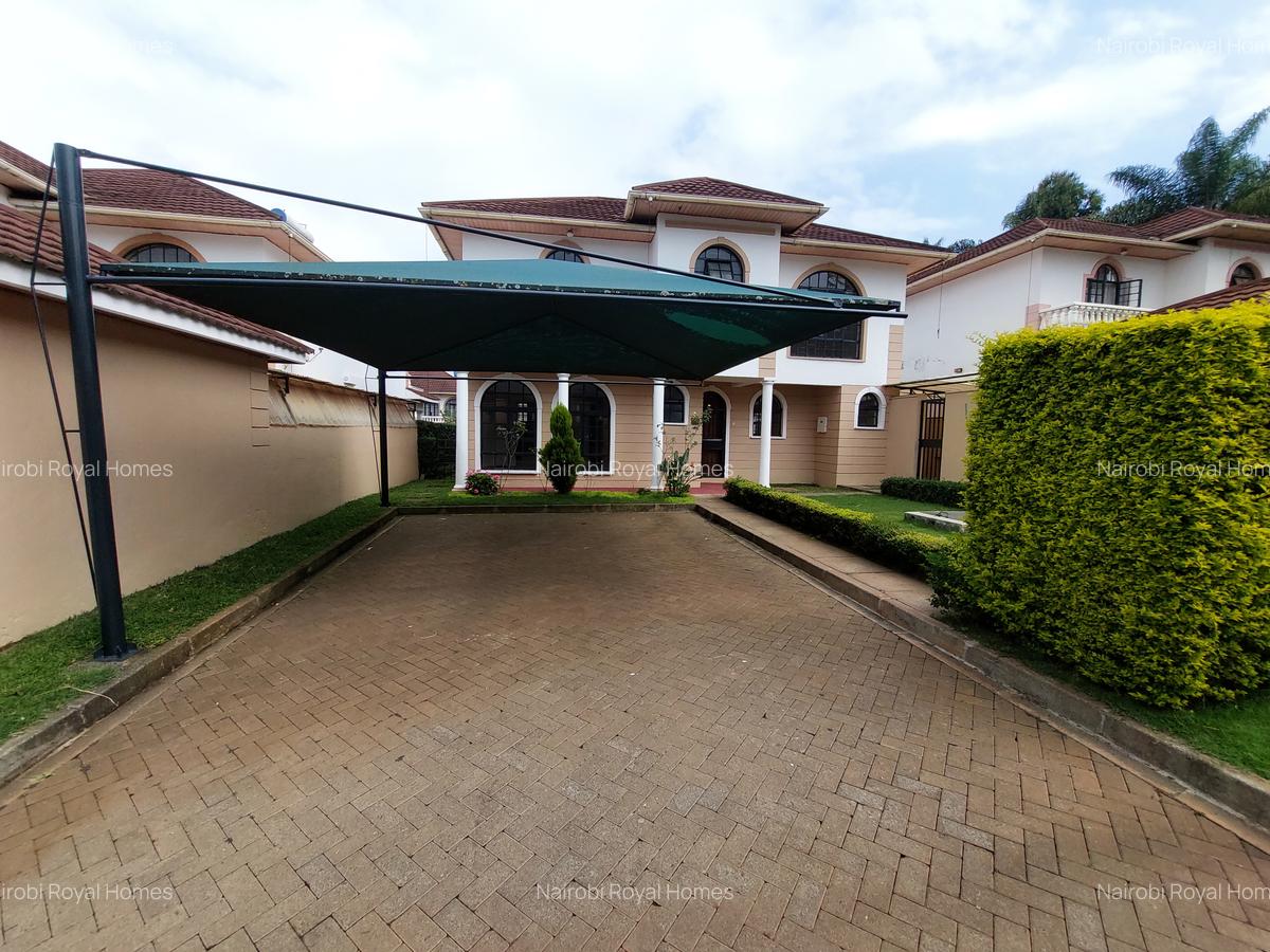 4 Bed House with En Suite at Meadows - 3