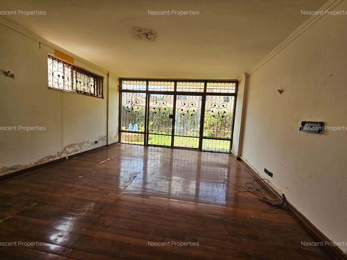 5 Bed Townhouse with En Suite in Lavington - 13