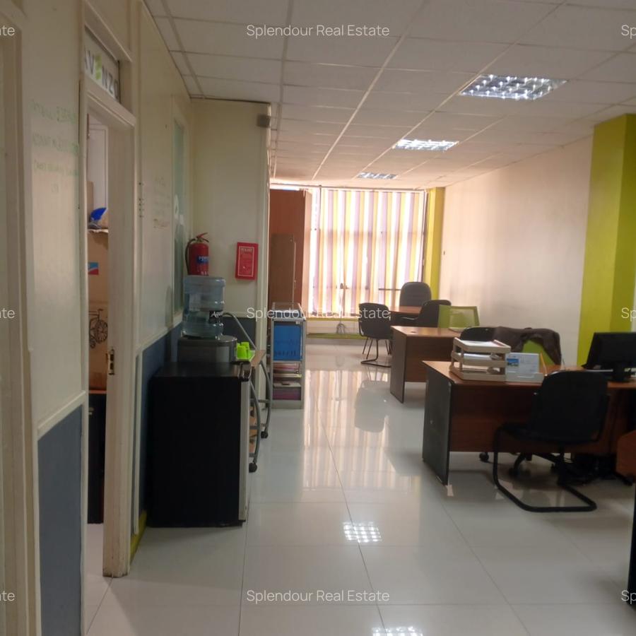 Furnished 1,250 ft² Office with Service Charge Included in Parklands - 4
