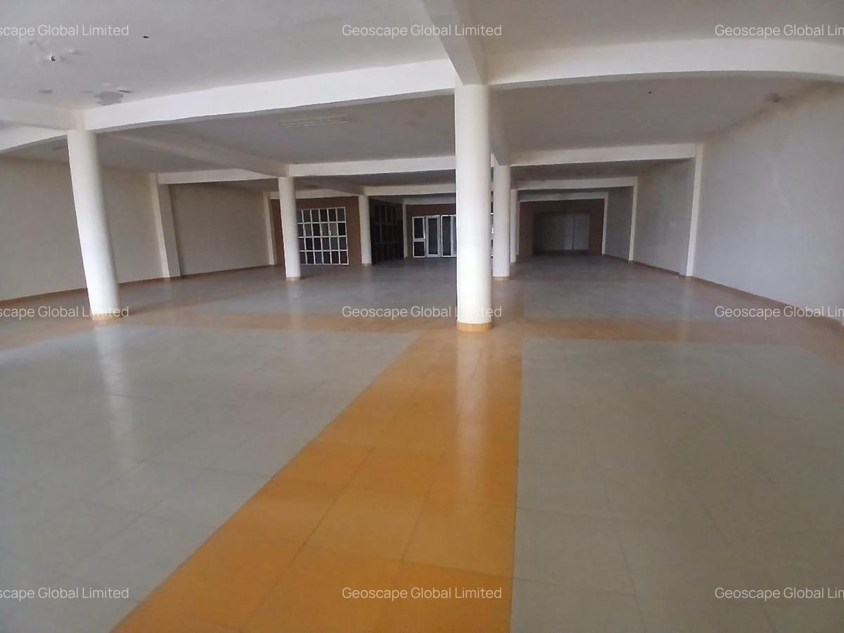 10,000 ft² Warehouse with Parking in Mlolongo - 2