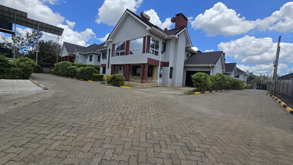 5 Bed House with En Suite in Garden Estate - 1