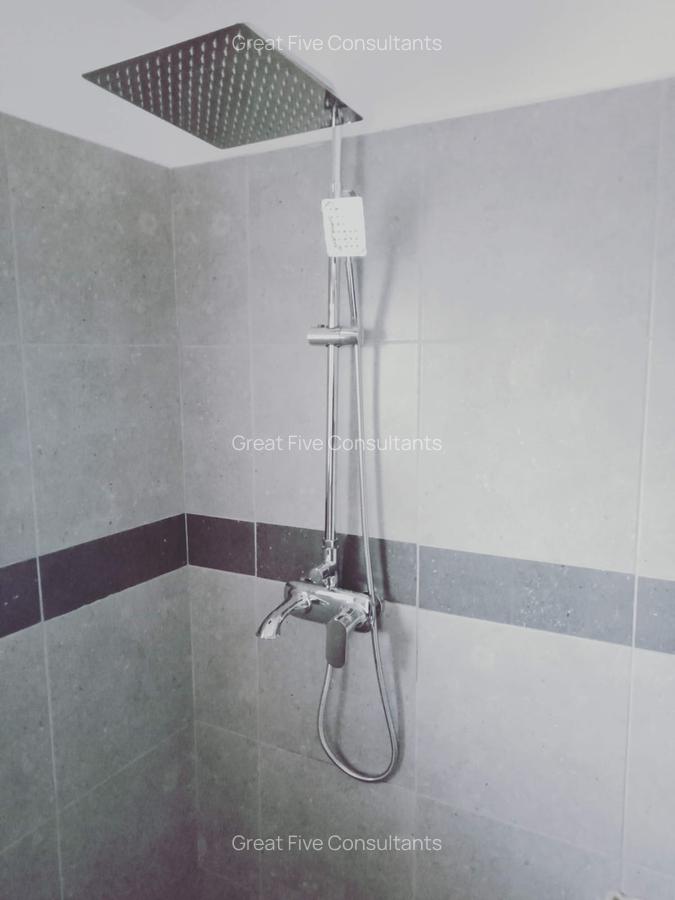 5 Bed Villa with En Suite in Runda - 7