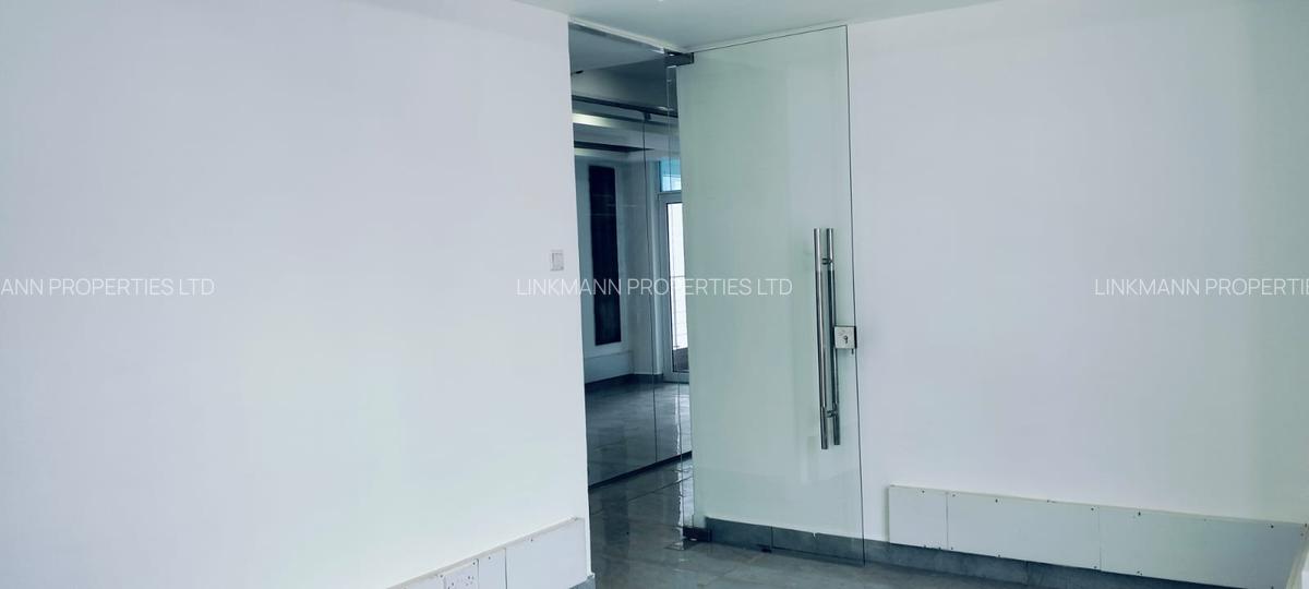 1,078 ft² Office with Service Charge Included in Westlands Area - 12