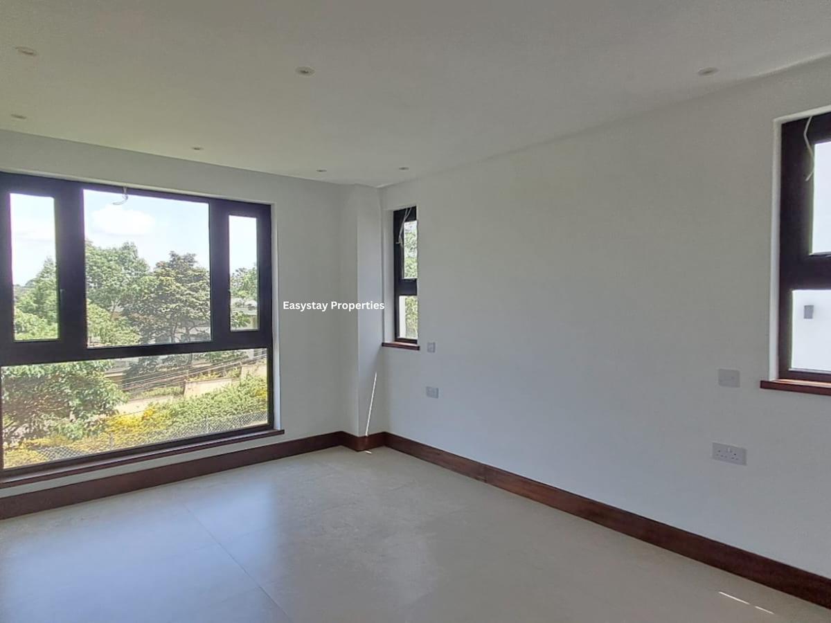 4 Bed Townhouse with En Suite in Kitisuru - 9