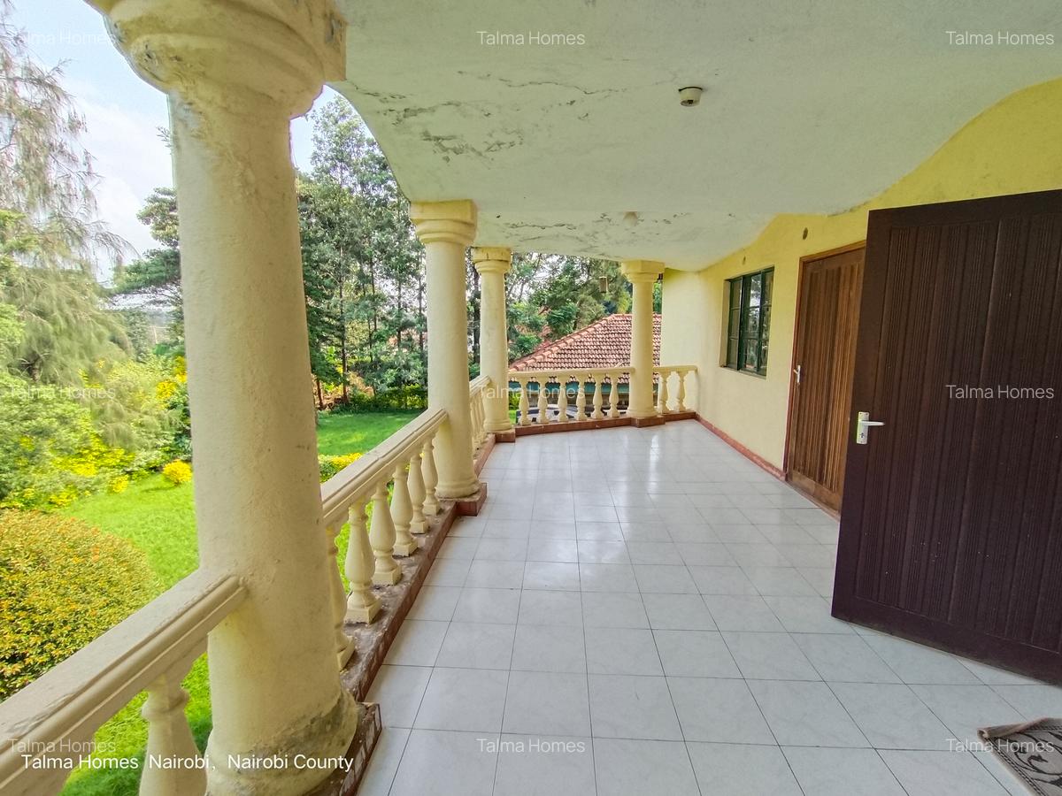 5 Bed House with En Suite at Ridgeways Lane - 15