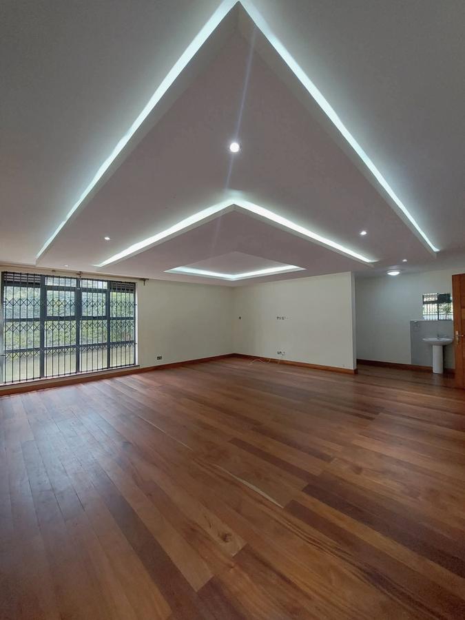7 Bed Townhouse with En Suite in Nyari - 15
