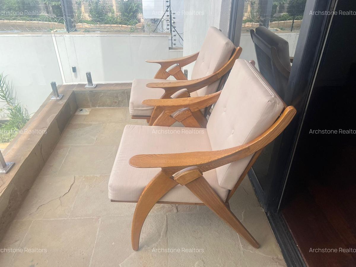 5 Bed House with En Suite in Runda - 9