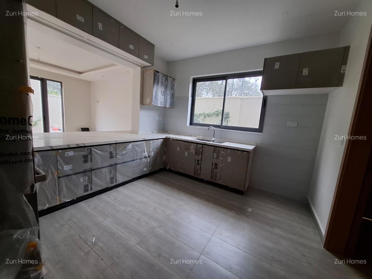 6 Bed Townhouse with En Suite in Lavington - 14