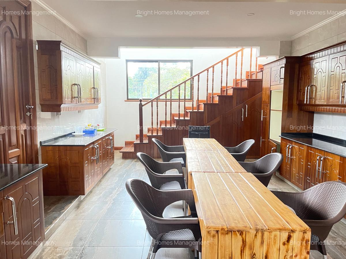 9 Bed Villa with En Suite in Westlands Area - 16