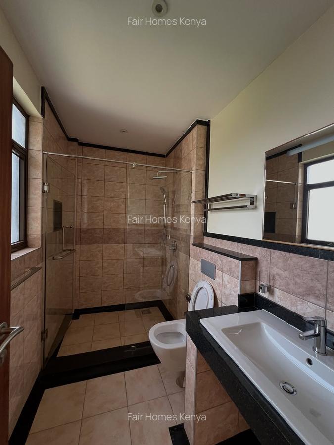 5 Bed Townhouse with En Suite at Lavington Green - 12