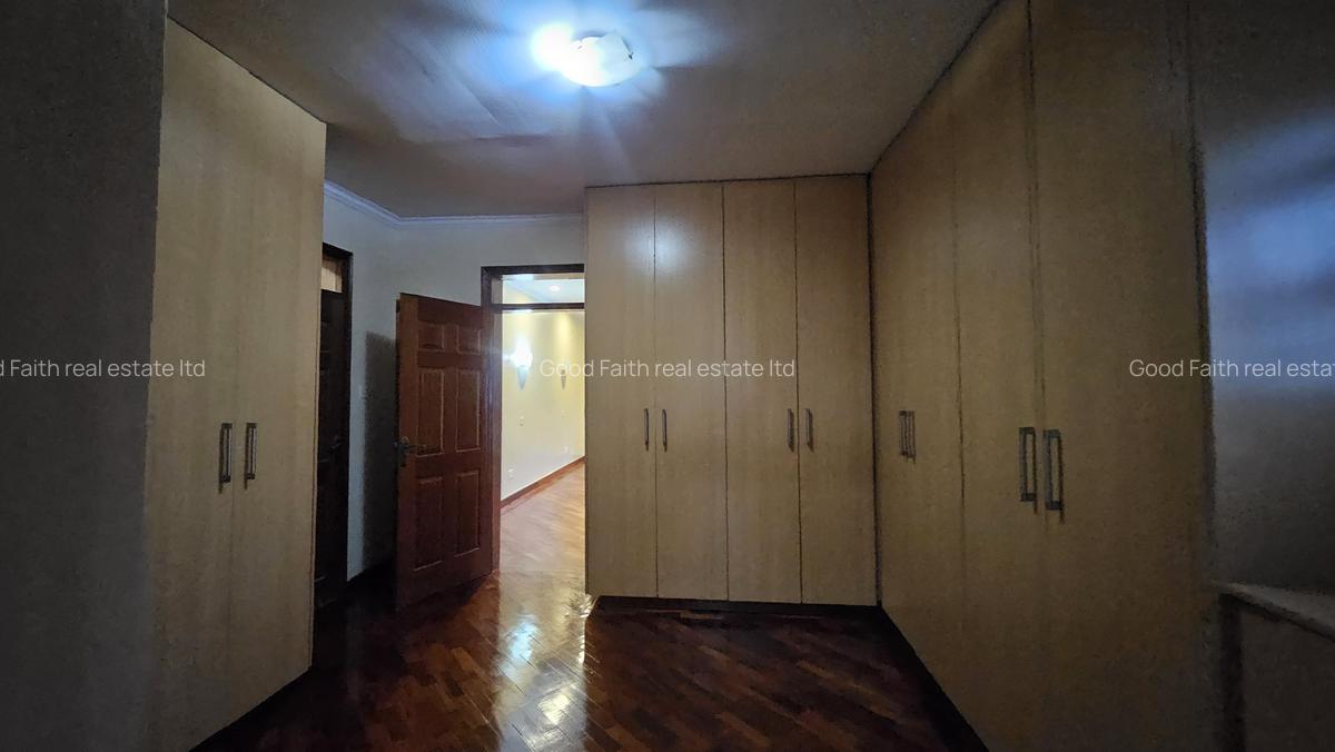4 Bed Townhouse with En Suite in Kiambu Road - 9