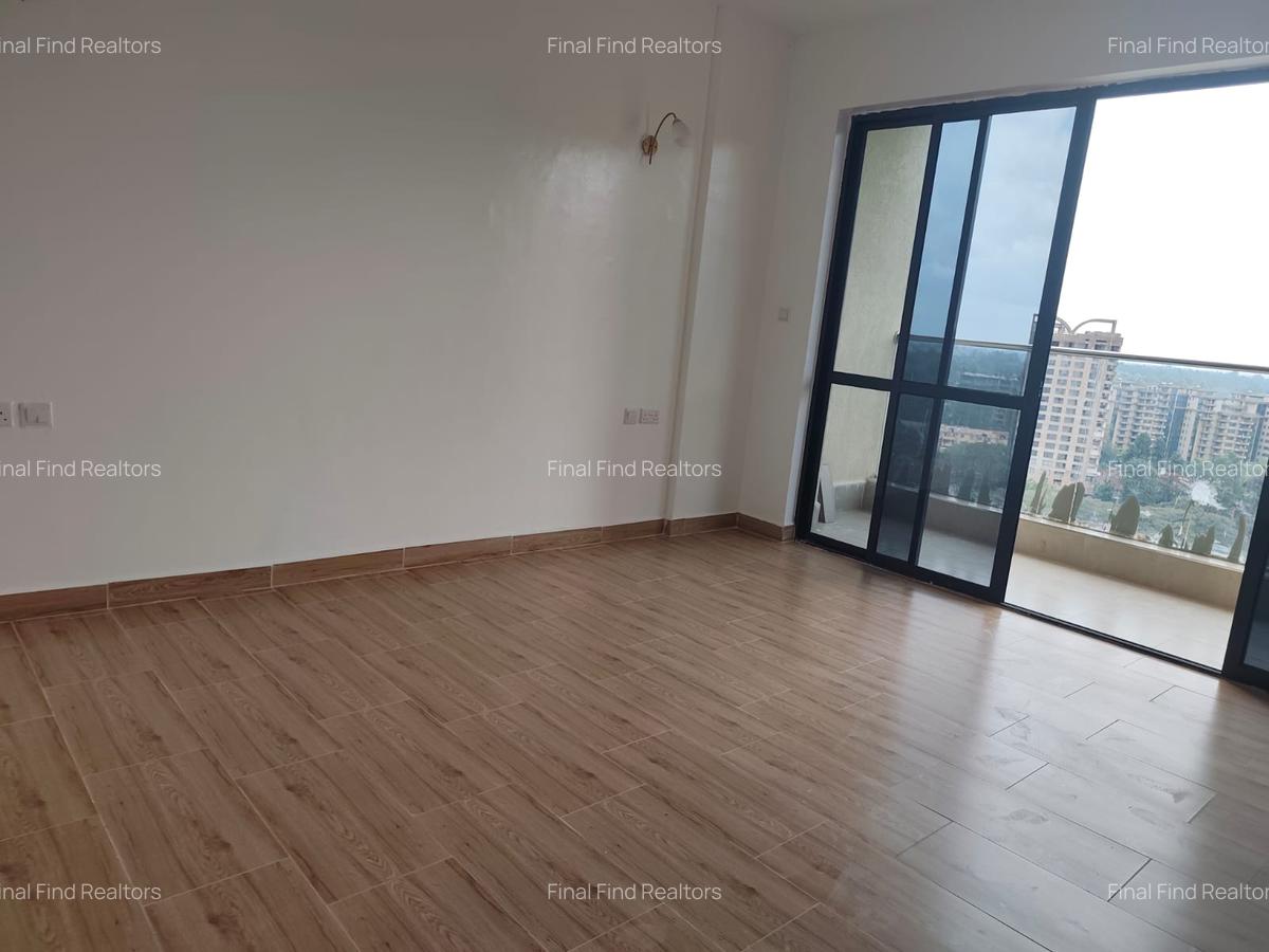 4 Bed Apartment with En Suite in Parklands - 4