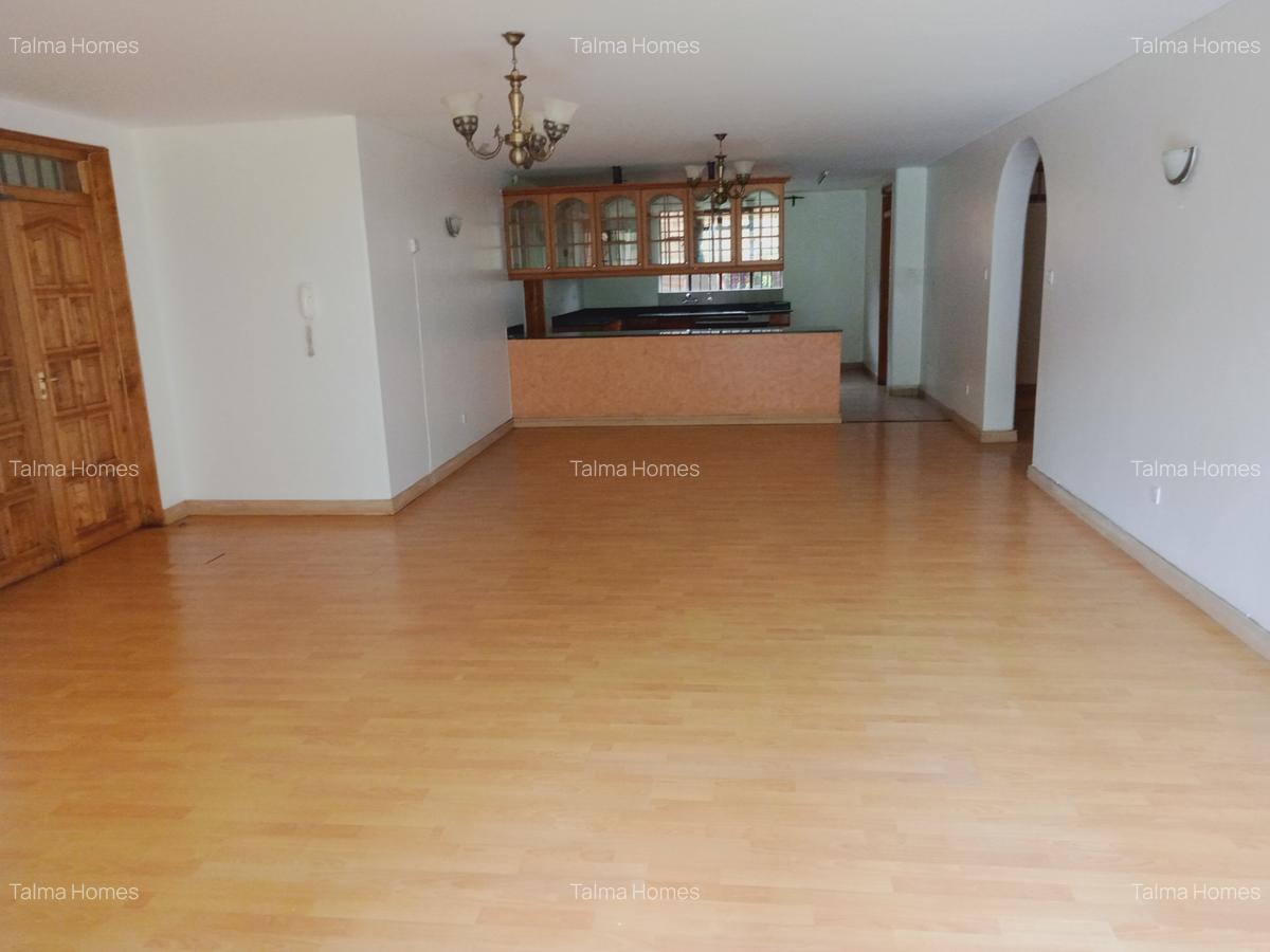 3 Bed Apartment with En Suite at Lavington - 4