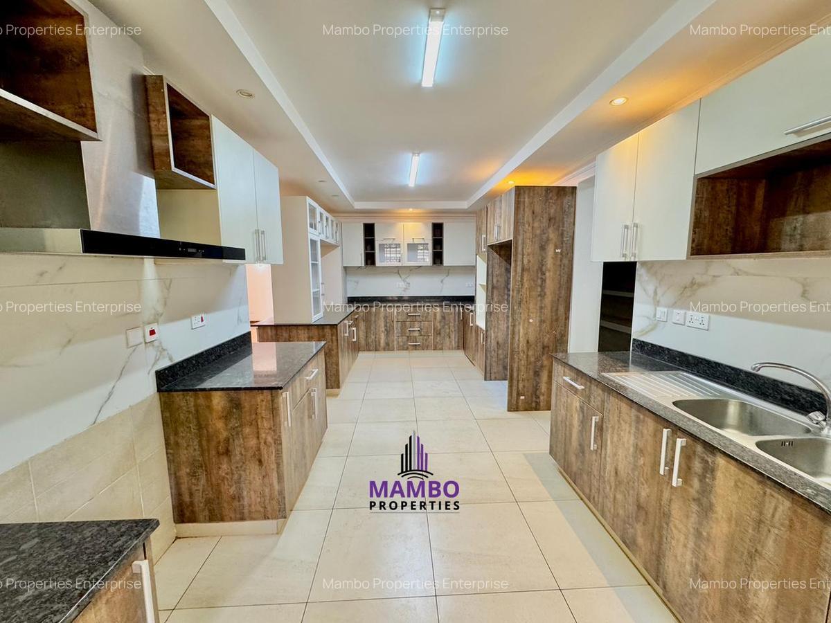 4 Bed Townhouse with En Suite at Westlands - 2