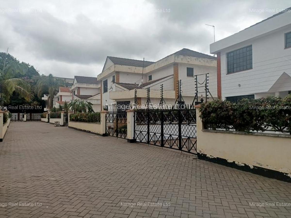 5 Bed Townhouse with Staff Quarters in Kilimani - 4