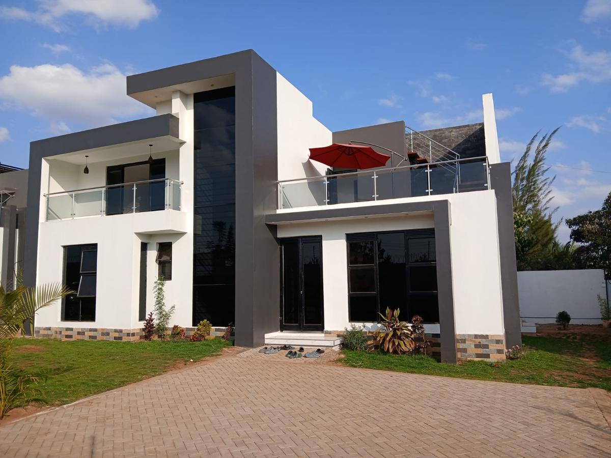 5 Bed House with En Suite at Mugutha