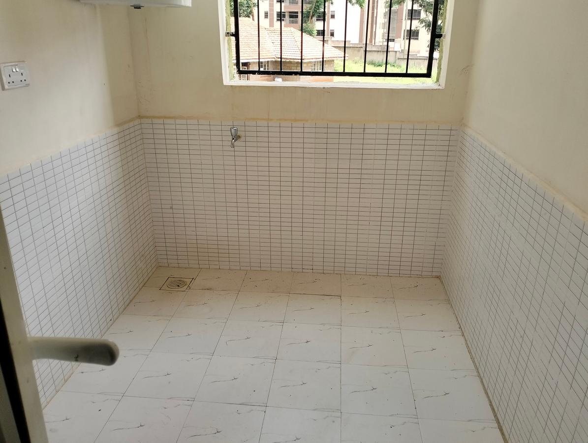 2 Bed Apartment with En Suite in Lavington - 19