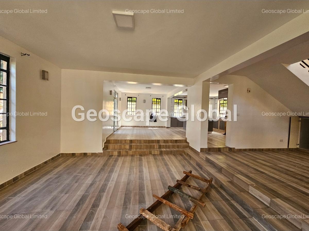 5 Bed Townhouse with En Suite in Kyuna - 12