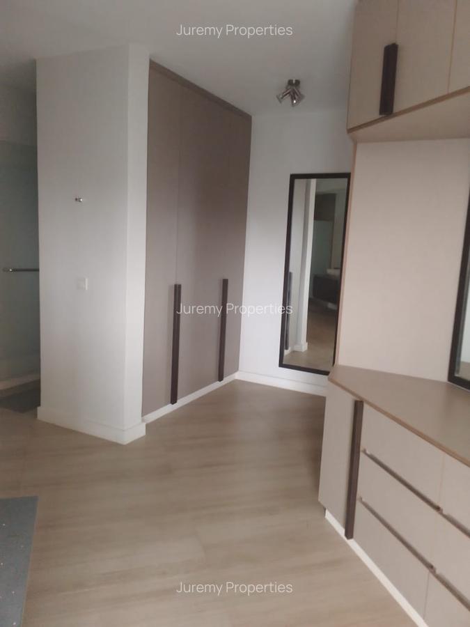 4 Bed Townhouse with En Suite at Lavington - 1