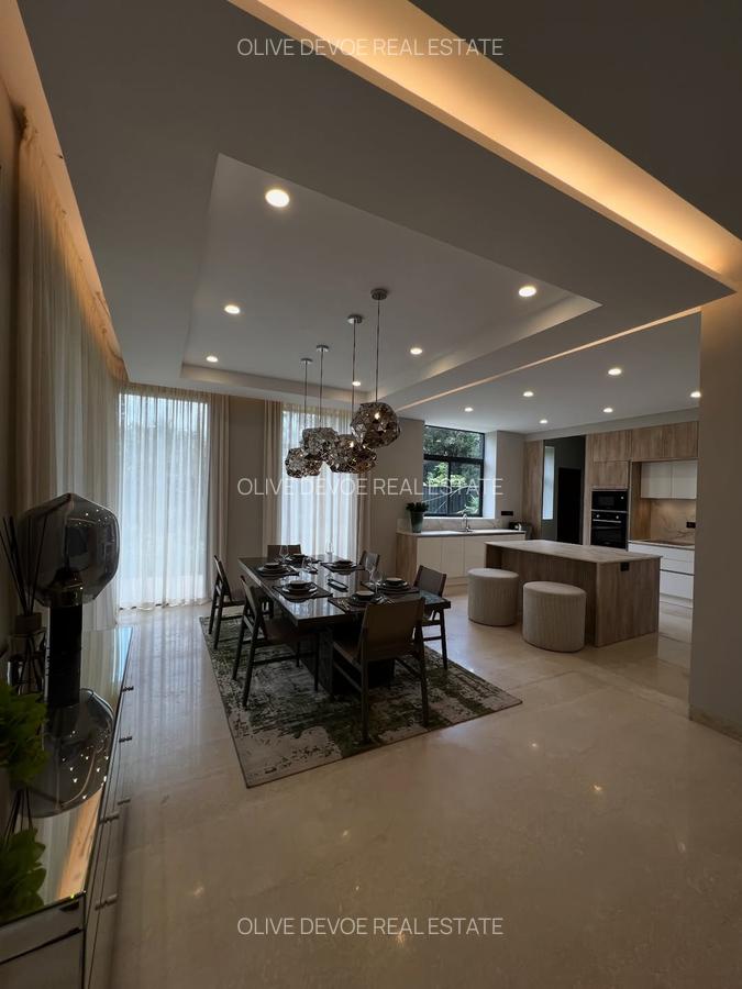 5 Bed Villa with En Suite in Westlands Area - 17