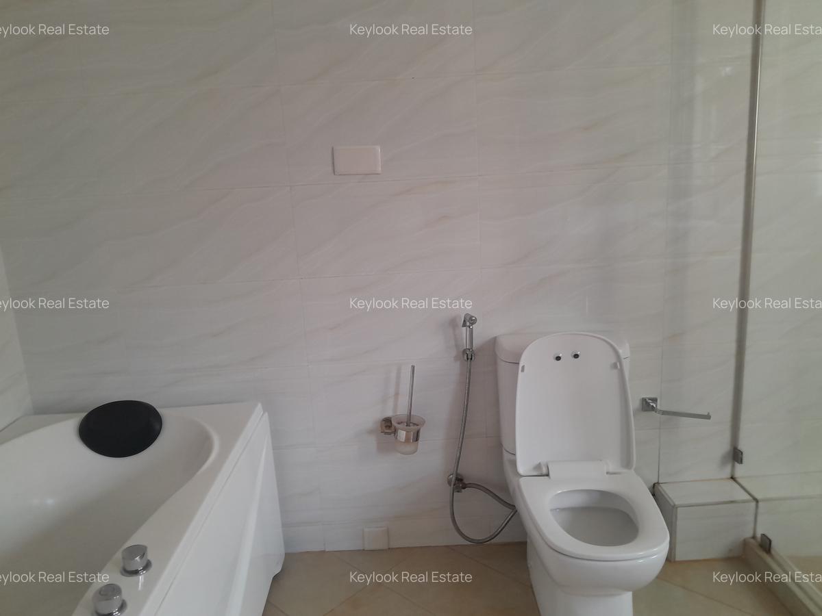 5 Bed Villa with En Suite at Lavington - 8