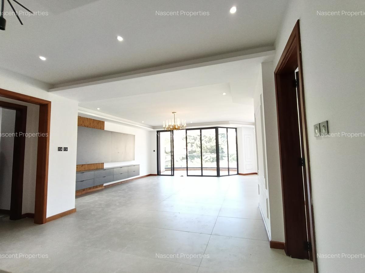 3 Bed Apartment with En Suite in Riverside - 11