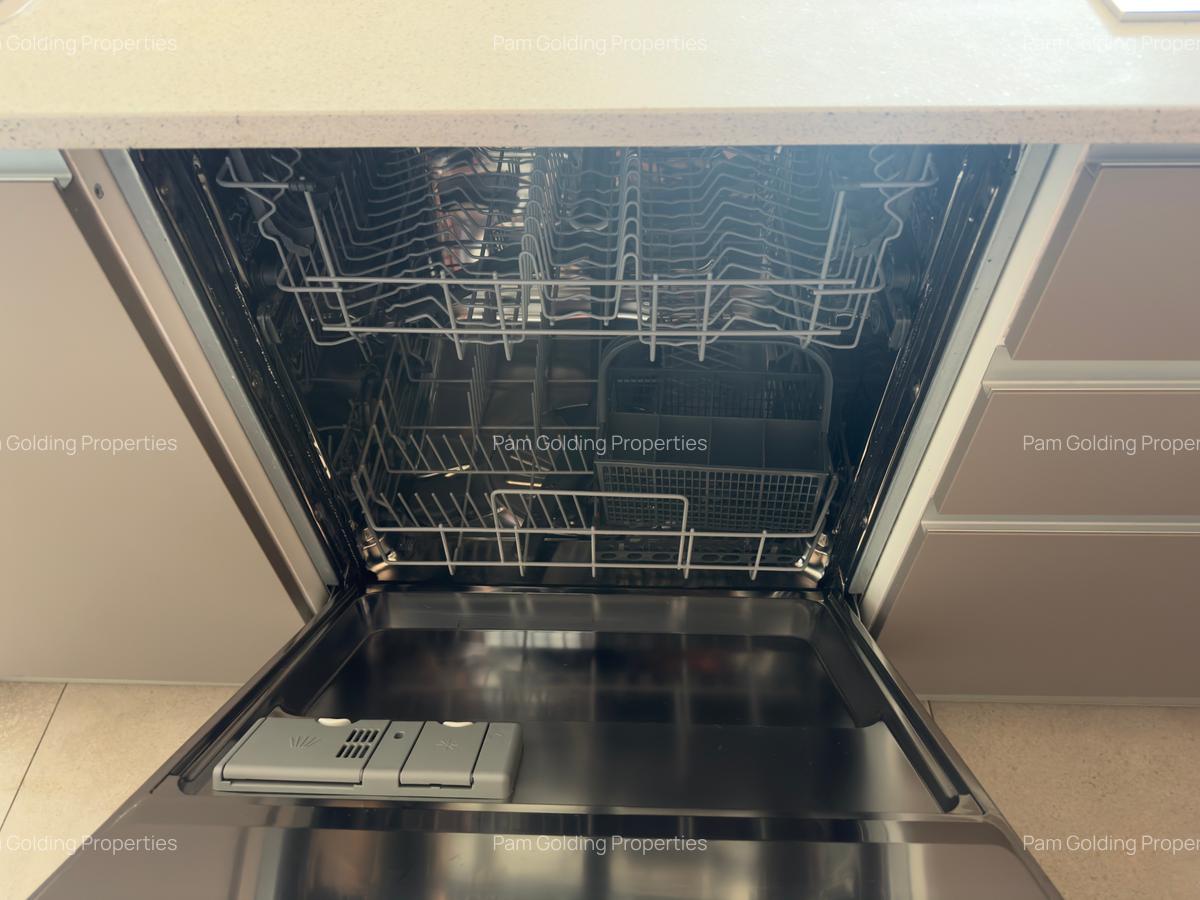 Furnished 2 Bed Apartment with En Suite at Church Road - 7