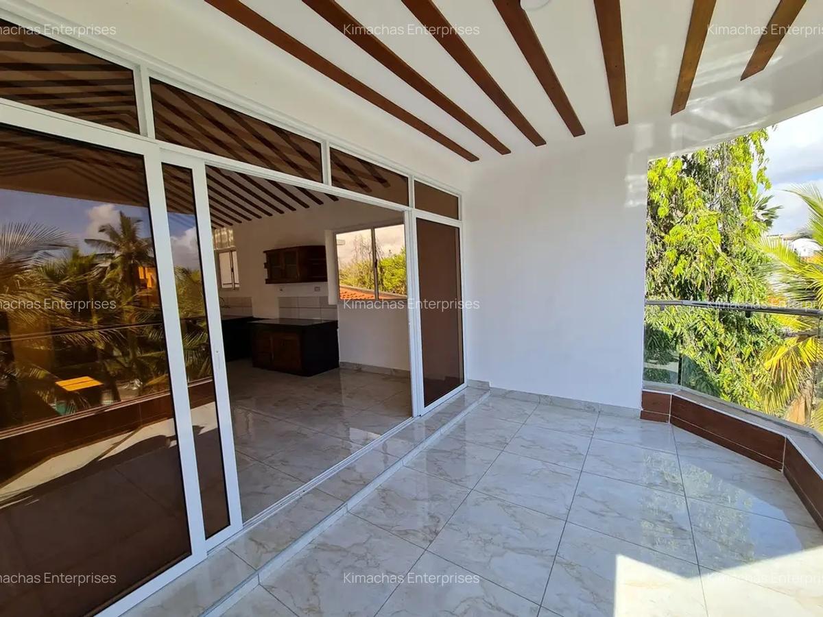 1 Bed Apartment with En Suite at 2Nd Avenue Nyali - 9