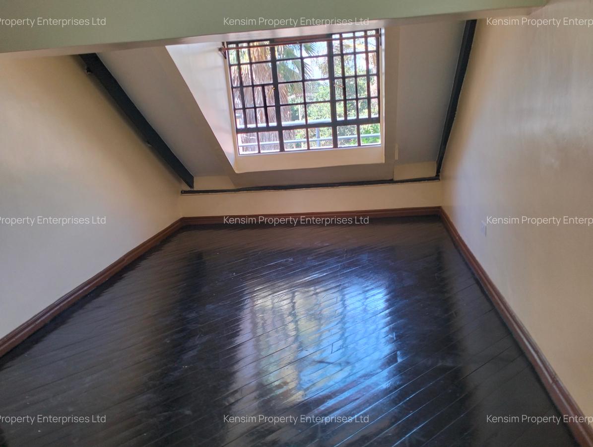 5 Bed Townhouse with En Suite in Lavington - 6