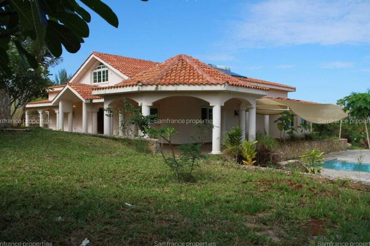 5 Bed Villa with En Suite at Kilifi - 2