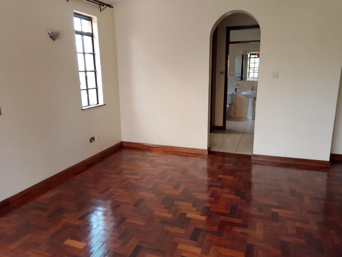 4 Bed Apartment with En Suite in Upper Hill - 11