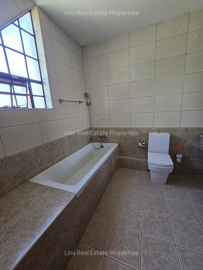 4 Bed Townhouse with En Suite in Lavington - 11