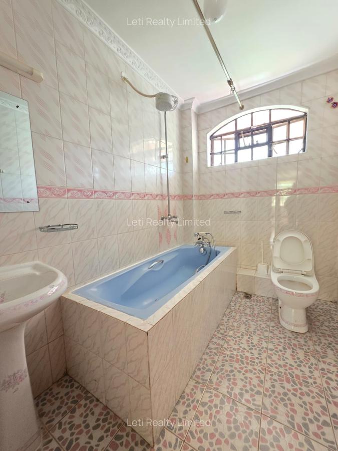 5 Bed House with En Suite in Runda - 13