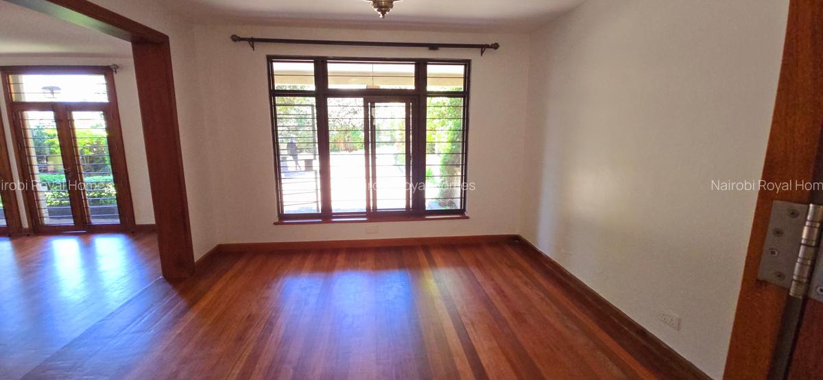 5 Bed Townhouse with En Suite at Lavington Green - 13