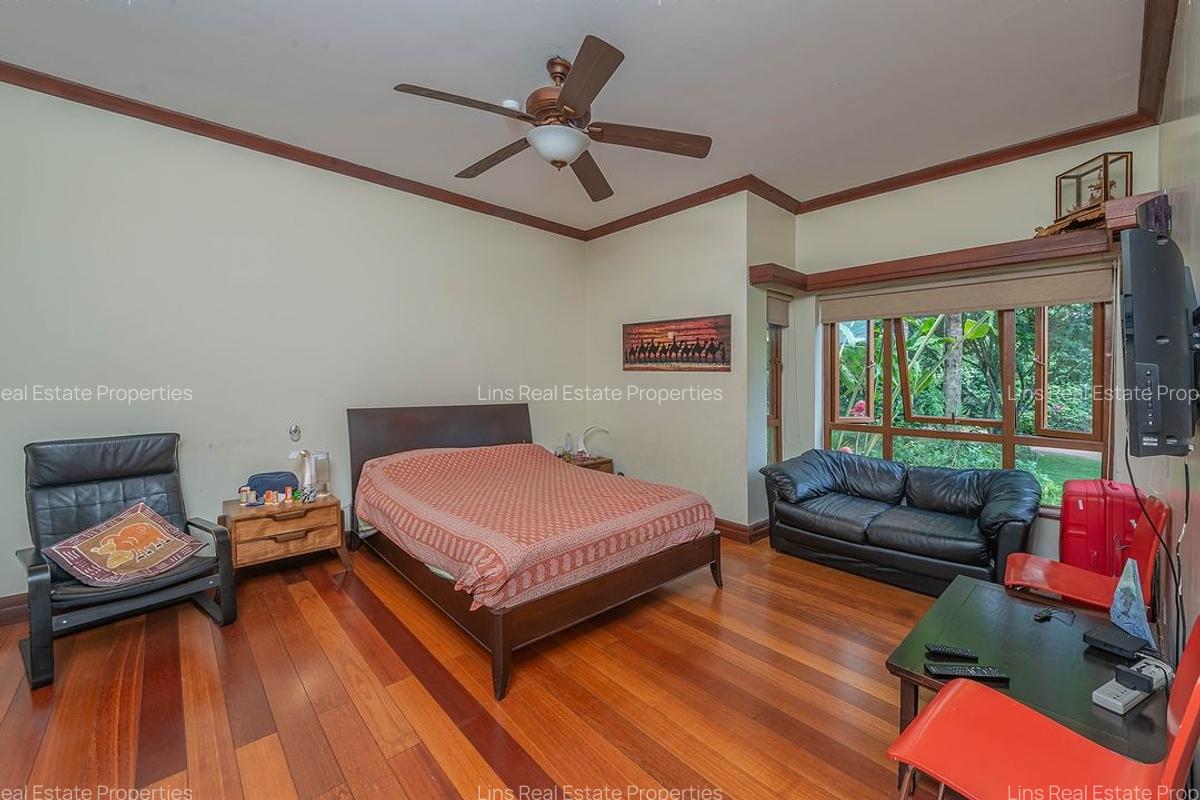 4 Bed Townhouse with En Suite in Kitisuru - 11