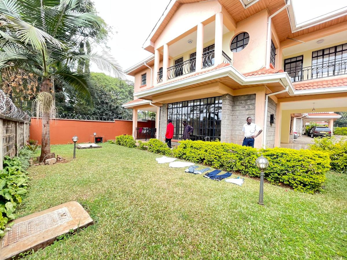 5 Bed Townhouse with En Suite in Lavington - 1