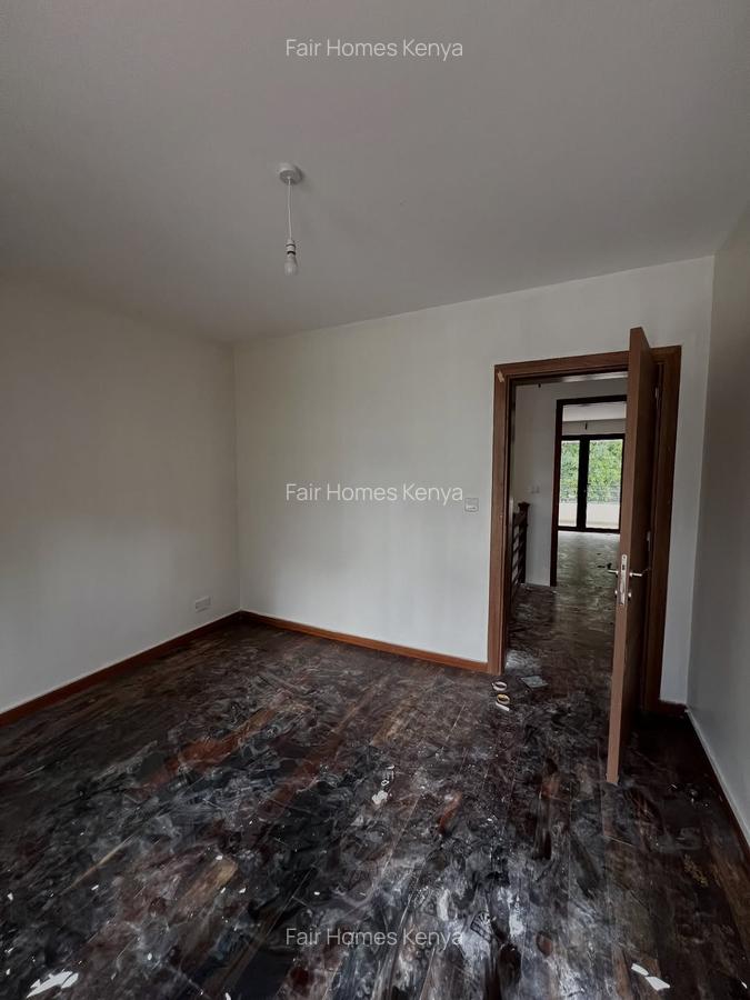 5 Bed Townhouse with En Suite at Lavington Green - 12