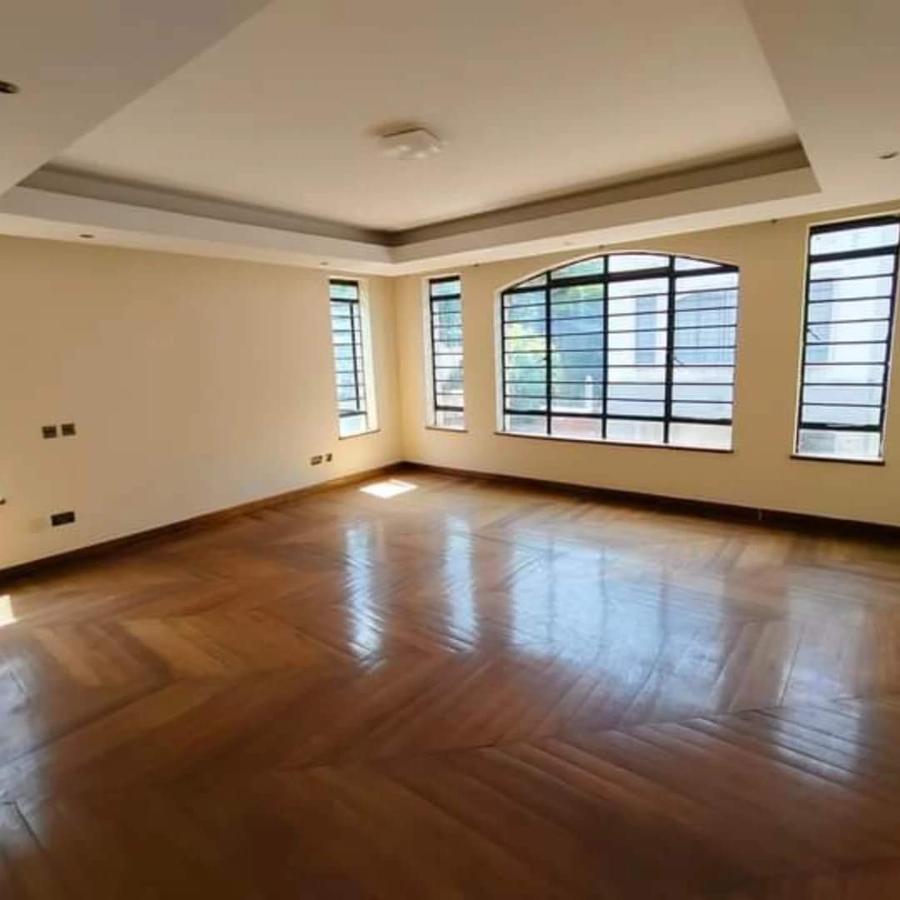 5 Bed Townhouse with En Suite at Lavington - 14