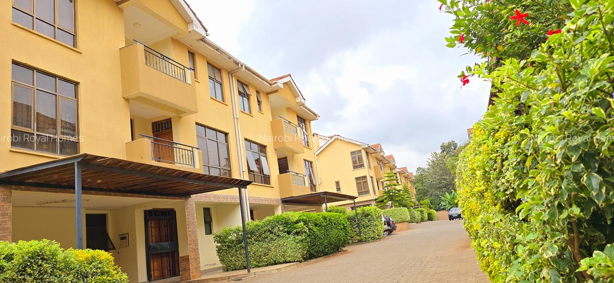 5 Bed Townhouse with En Suite at Lavington Green - 12