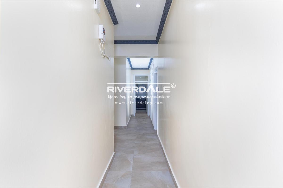 4 Bed Apartment with En Suite in Parklands - 5