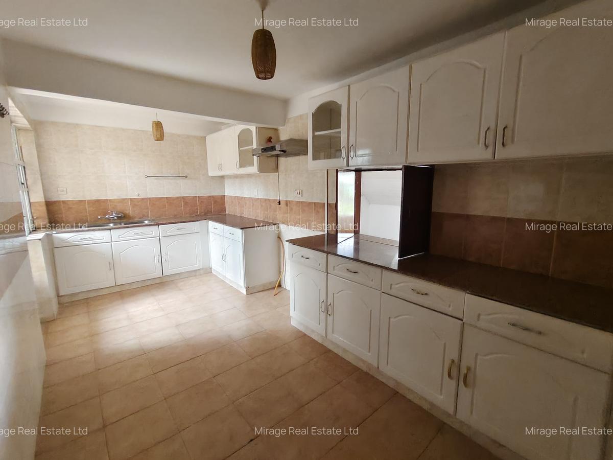 4 Bed Apartment with Swimming Pool in Kilimani - 9