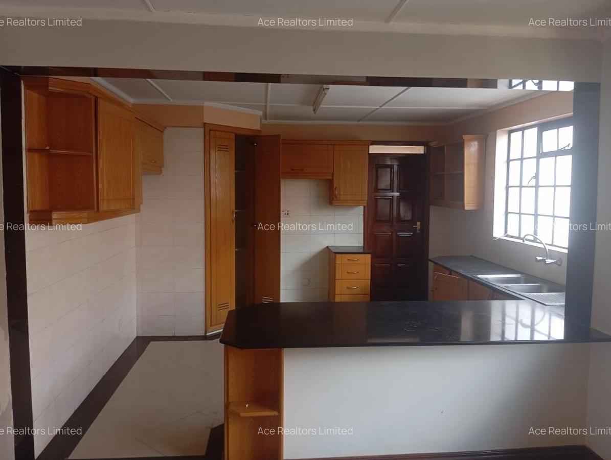 3 Bed Apartment with En Suite at Valley Arcade - 6