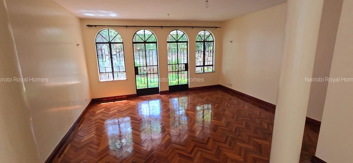 5 Bed Townhouse with En Suite at Riverside Drive - 11