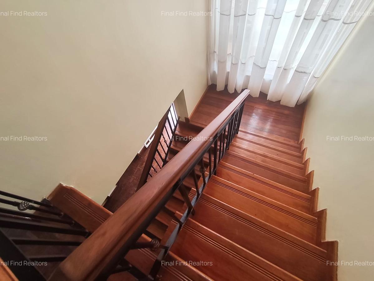 4 Bed Townhouse with Garden in Runda - 12