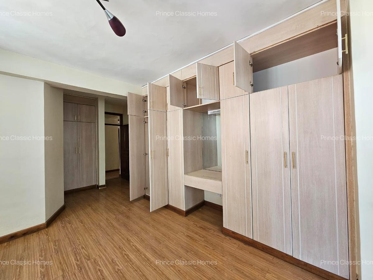 3 Bed Apartment with En Suite in Lavington - 4