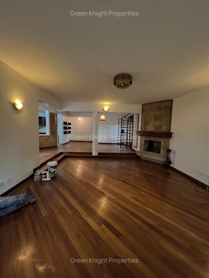 4 Bed Townhouse with En Suite in Lavington - 6