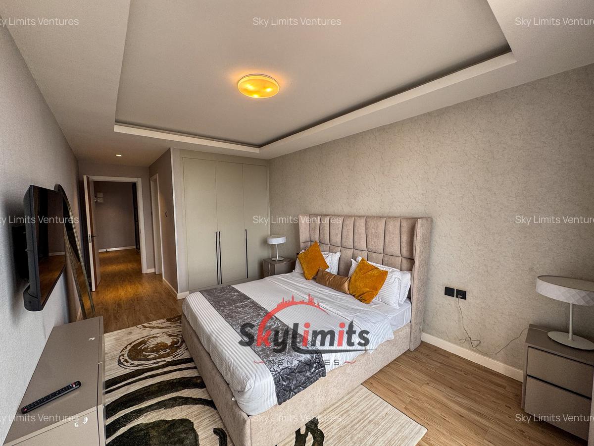 3 Bed Apartment with En Suite in Brookside - 6