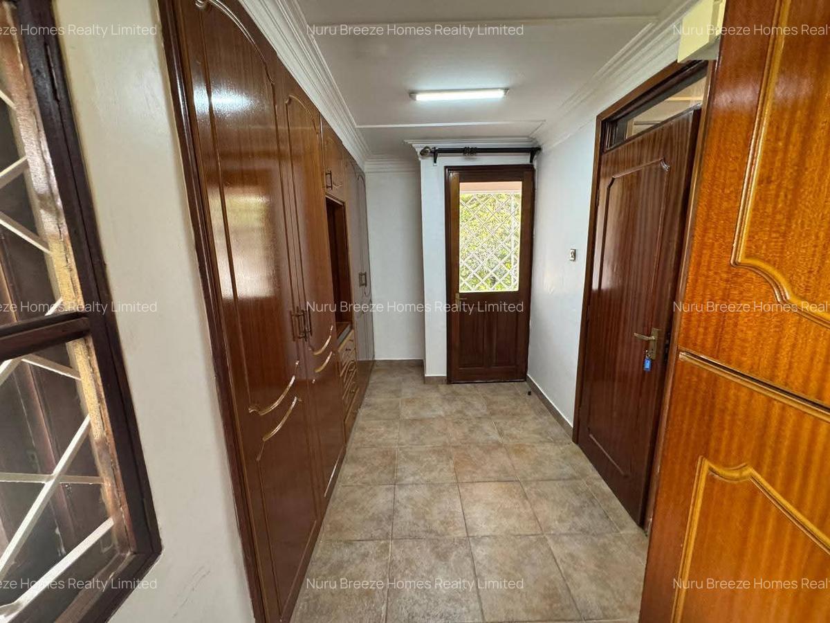 4 Bed House with En Suite in Runda - 9